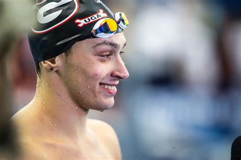 Luca Urlando ünnepli győzelmét a szingapúri vb-n