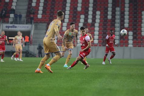 A DVTK labdarúgócsapatának felállása egy mérkőzés előtt
