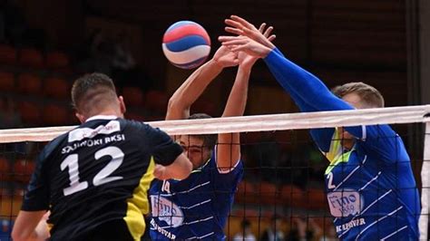 Röplabda mérkőzés akcióban: Fino Kaposvár vs. Openhouse Szolnok