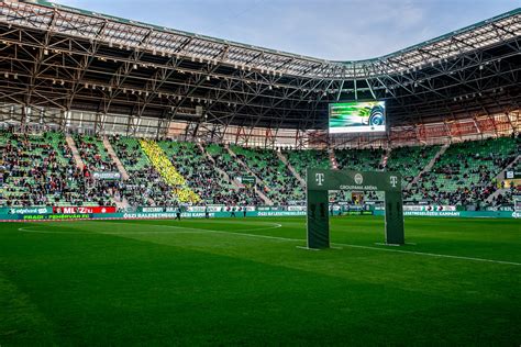 Zöld visszaváltható poharak a Groupama Arénában