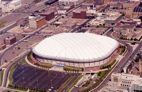 Hubert H. Humphrey Metrodome építése