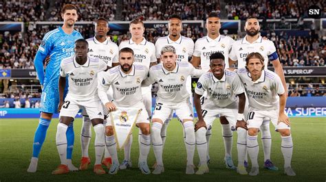 A Madrid Foot-Ball Club játékosai 1907-ben, az első fennmaradt csapatkép