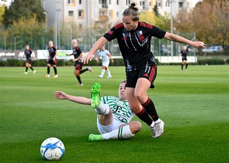 A Sparta Praha női csapatának gólöröme egy bajnoki mérkőzésen