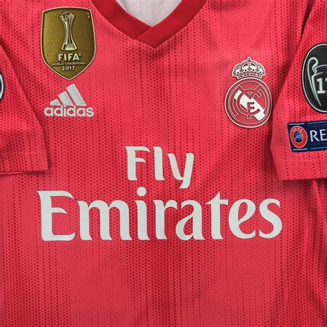 Real Madrid idegenbeli és harmadik számú mezek