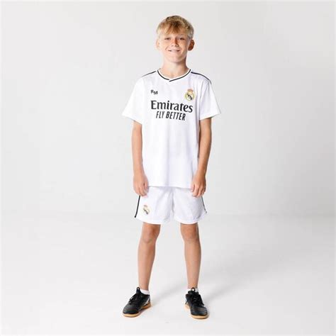 Real Madrid gyerek mez Vinícius Júnior felirattal