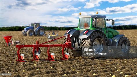 Traktor ekével tarlóégetés közelében