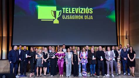 Televíziós sportstúdió műsorvezetőkkel