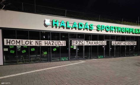 A Haladás stadion bejárata és forgókapus rendszere