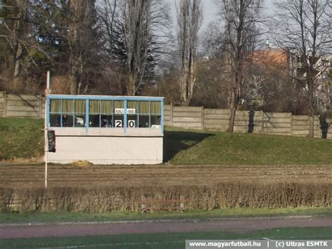 A Komlói Bányász Stadion történelmi látképe és jelenlegi állapota