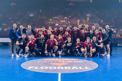 Floorball játékosok ünneplése