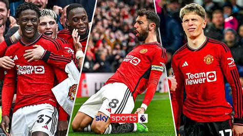 A Manchester United játékosai a Premier League trófeával