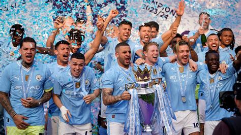 Manchester City ünneplés a Premier League trófeával