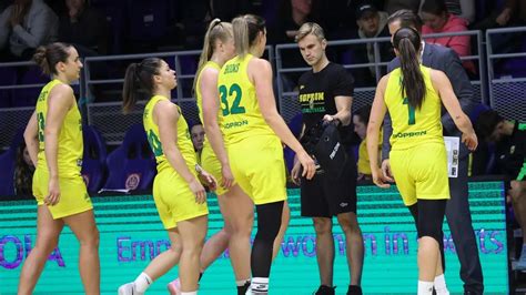 DVTK és Sopron Basket játékosok az NB I döntőjén