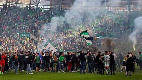 A Ferencváros labdarúgócsapatának ünneplése az UEFA Kupa mérkőzés után Zalaegerszegen
