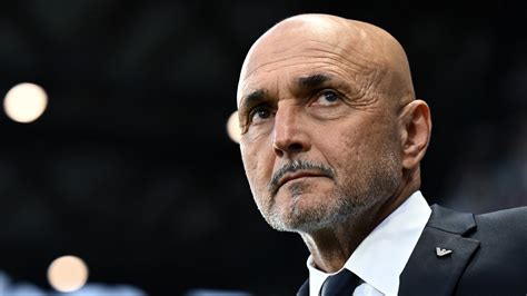 kép: Luciano Spalletti aláírja a szerződését a Juventusnál