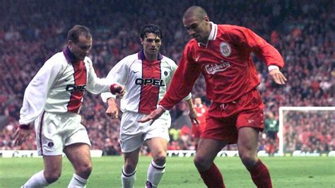 Stan Collymore a Liverpool játékosaként egy PSG elleni KEK-elődöntőn