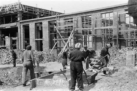 Az 1950-es évek székesfehérvári vízilabdacsapatának portréi