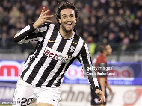 Luca Toni a Juventus mezében