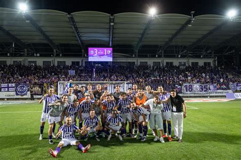 DVTK és Paksi FC játékosok mérkőzés közben
