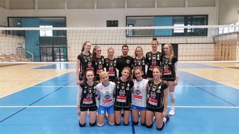 Sarah Clement röplabda center akcióban a BRSE színeiben