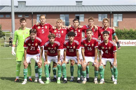 A magyar U17-es csapat a tizenegyespárbaj során