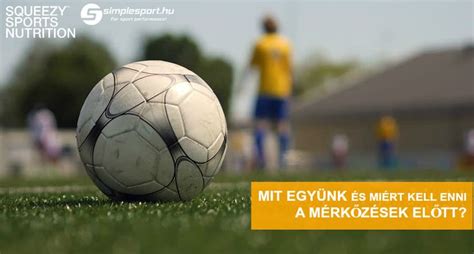 Futballpálya a meccs előtti elemzéssel