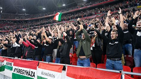 Magyar szurkolói csoportok a stadionban