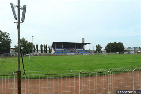 Vendégszurkolók a stadionban