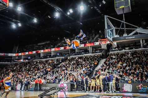 Acrobatic basketball edzőterem belső nézete