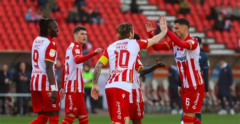 Crvena Zvezda szurkolói ünnepelnek