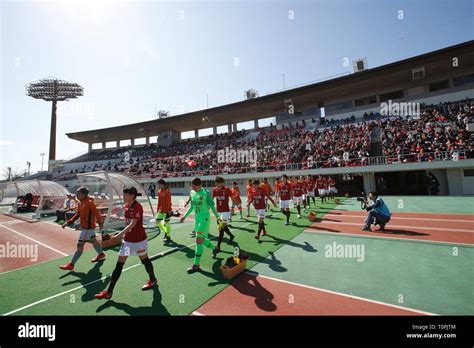 Urawa Red Diamonds Ladies és AC Nagano Parceiro logói