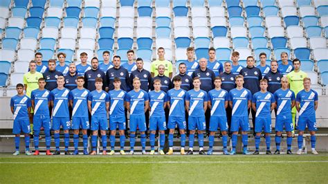 Az orosz ifjúsági labdarúgó liga logója