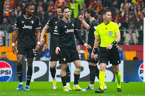 A Juventus logója a '70-es évek digitális esztétikájával (1977-1982)