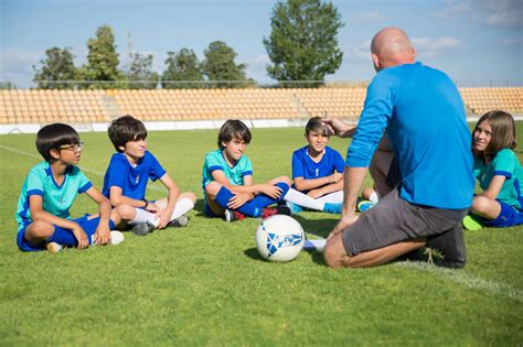 Focitábor bajnoka kupával a kezében