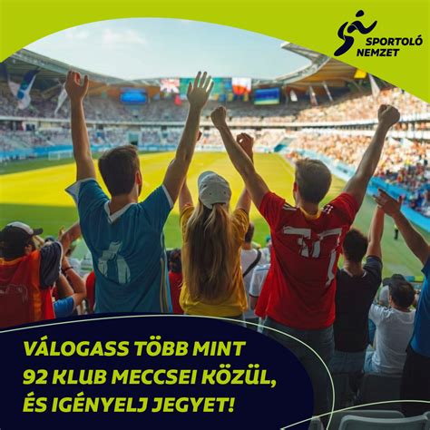 Klubkártya és mobiltelefon képernyője, egy sportesemény belépésénél
