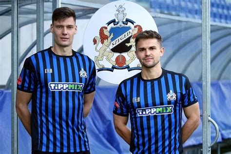 Simon Ádám játék közben a Szeged-Csanád Grosics Akadémia mezében