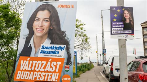Albert 80 kiállítás fotói, relikviák és plakátok