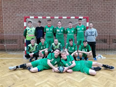 Füzesabonyi U18-as kézilabdások a pályán