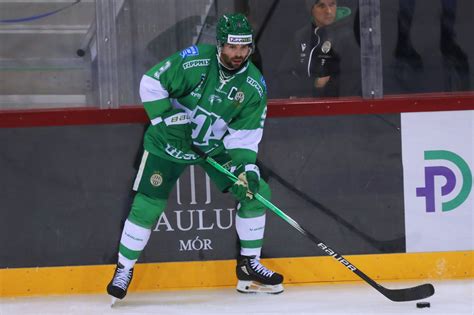 Az FTC jégkorongcsapatának korabeli fényképe