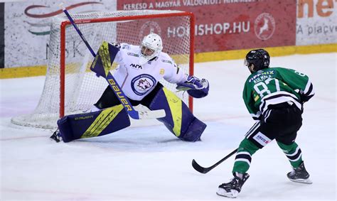 Fradi jégkorong ICEHL mérkőzés a Tüskecsarnokban