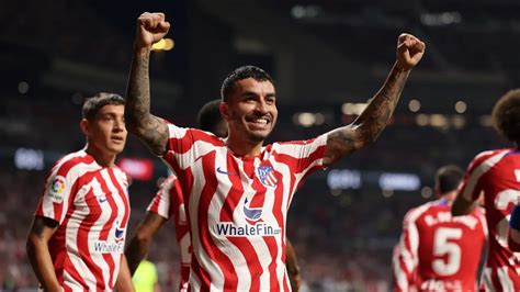 Falcao az Atlético Madrid színeiben kupát emel