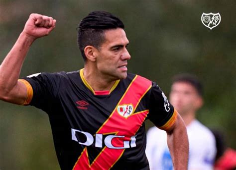 Falcao a családjával Rayo Vallecano mezben