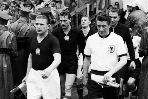Az 1954-es labdarúgó-világbajnokság hivatalos logója és svájci helyszínei