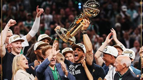 A Boston Celtics játékosai örülnek az NBA bajnoki címének