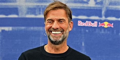 Jürgen Klopp ünneplés közben a pálya szélén