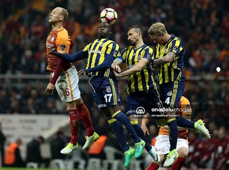 A Fenerbahçe Spor Kulübü játékosai mérkőzés közben