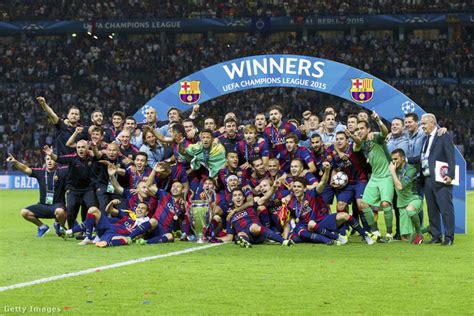 A Barcelona játékosai csalódottan a lefújás után