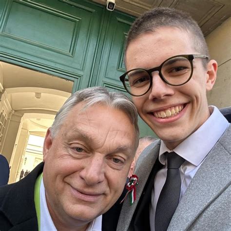 Varga Zétény portréja DVTK edzőmezben