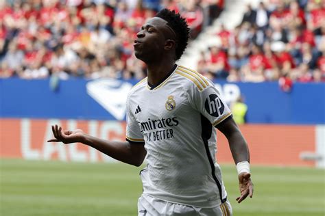 Vinícius Júnior ünnepli gólját az Osasuna ellen