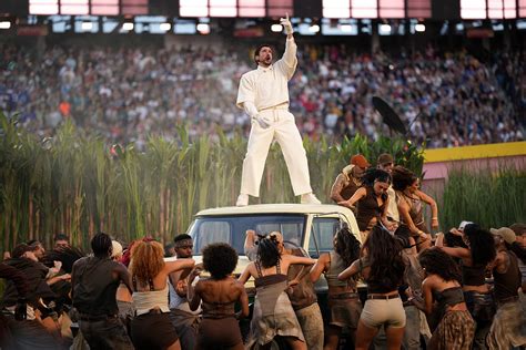 A Super Bowl félidei show fejlődése
